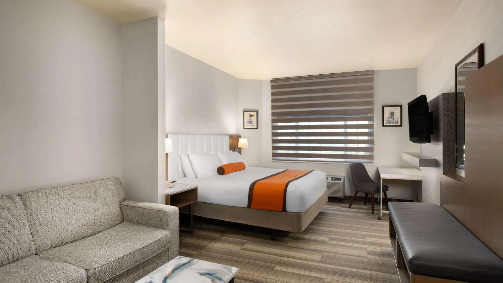 ***  Hotel Marguerite South Anaheim - Garden Grove, Trademark Collection By Wyndham United States