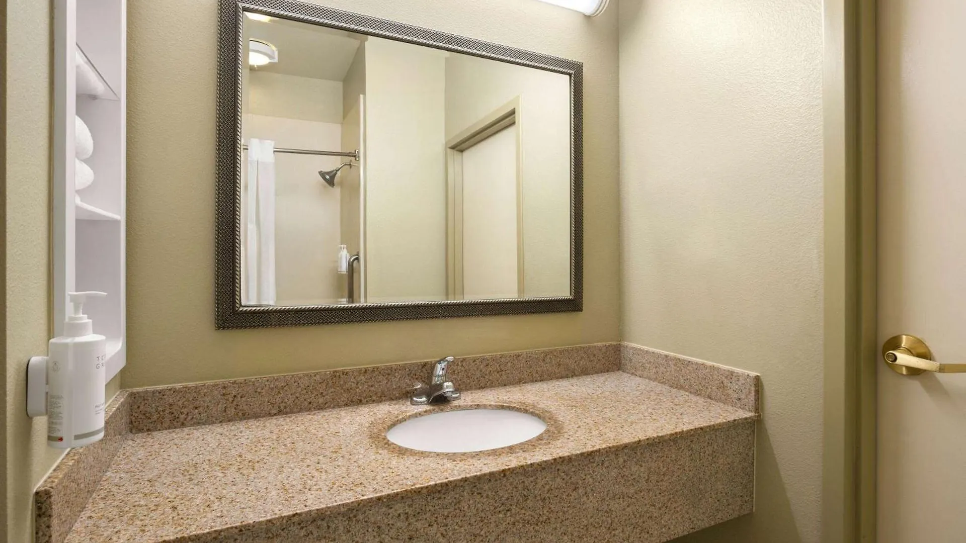 Hotel Marguerite South Anaheim - Garden Grove, Trademark Collection By Wyndham 3*,  United States