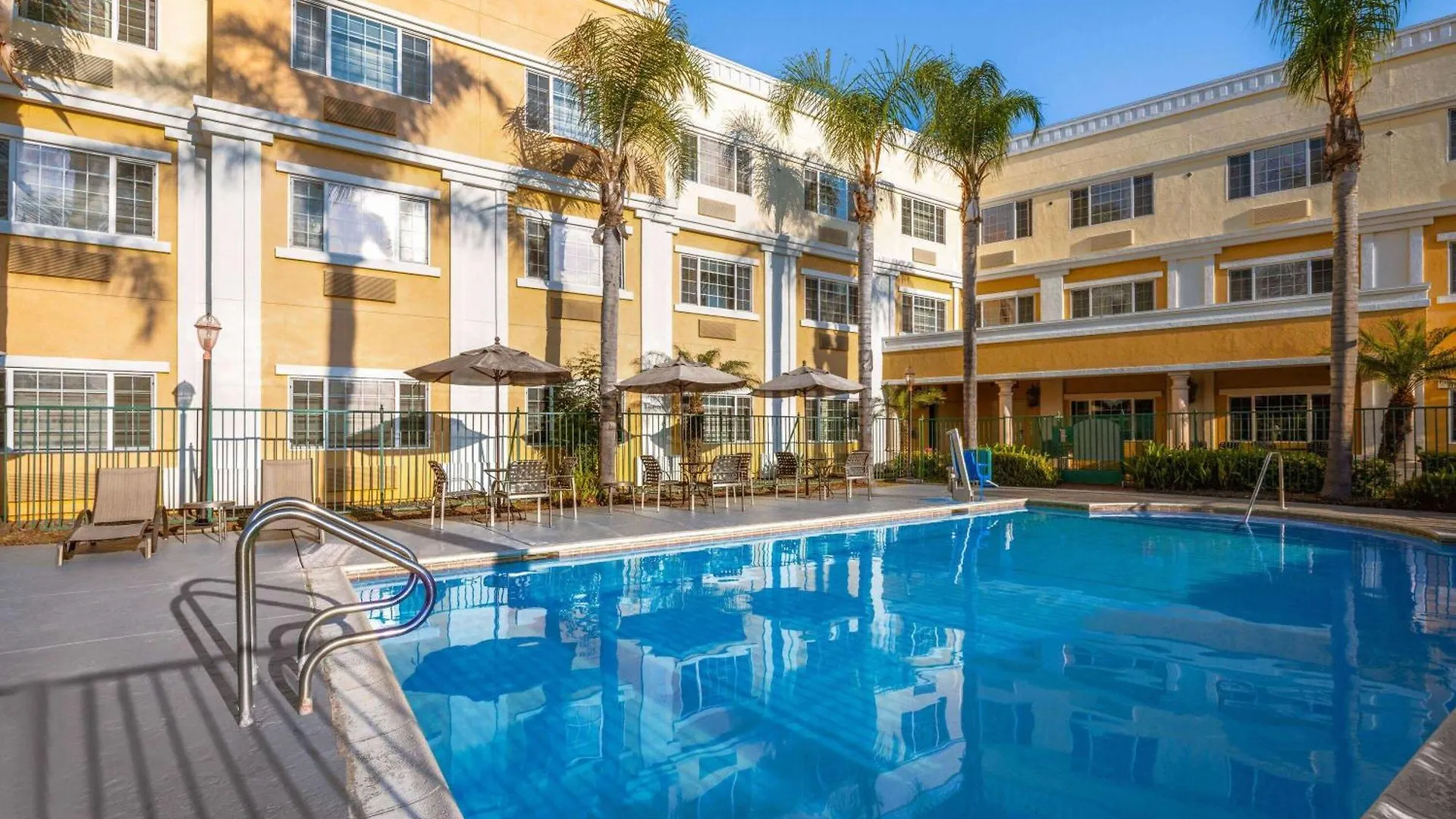 Hotel Marguerite South Anaheim - Garden Grove, Trademark Collection By Wyndham 3*,  Estados Unidos